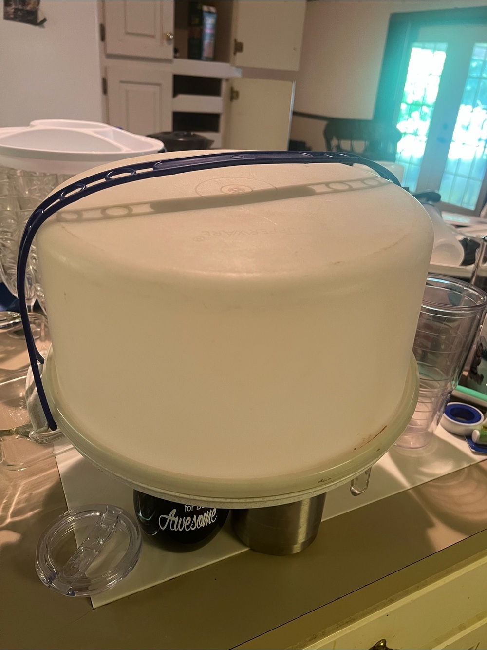 Tupperware White Round Cake Carrier with Blue Handle